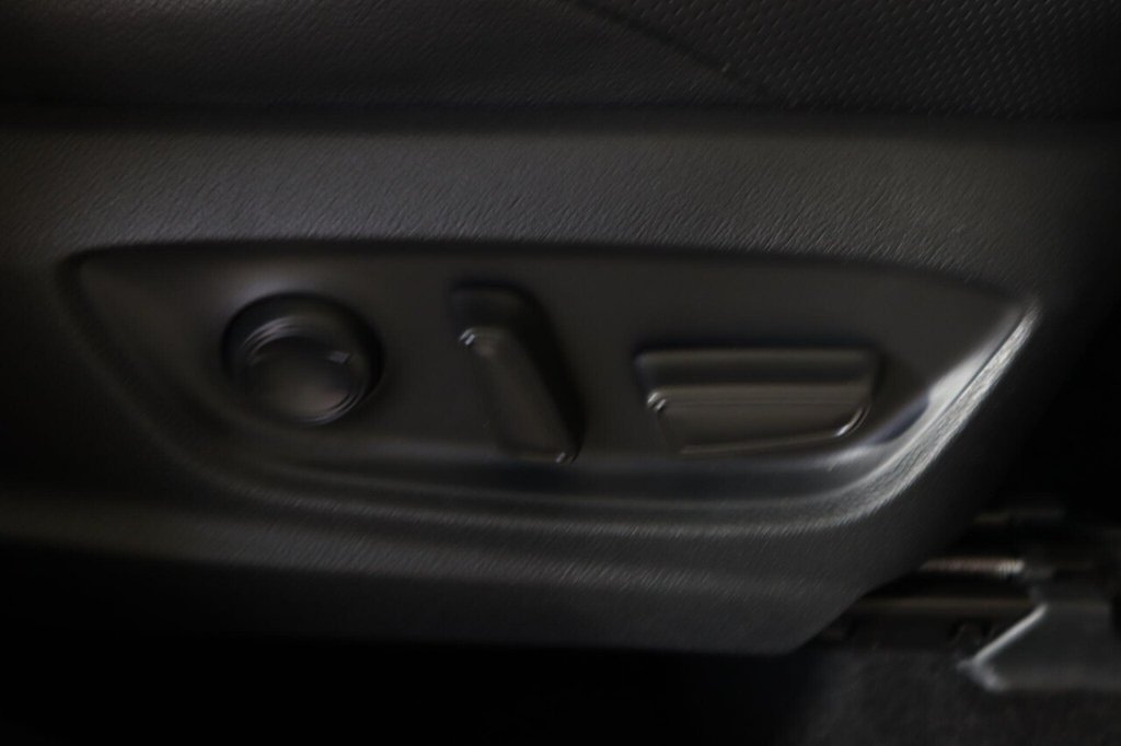 Used Toyota C-HR 2023 for sale - 78145337: Photo 29