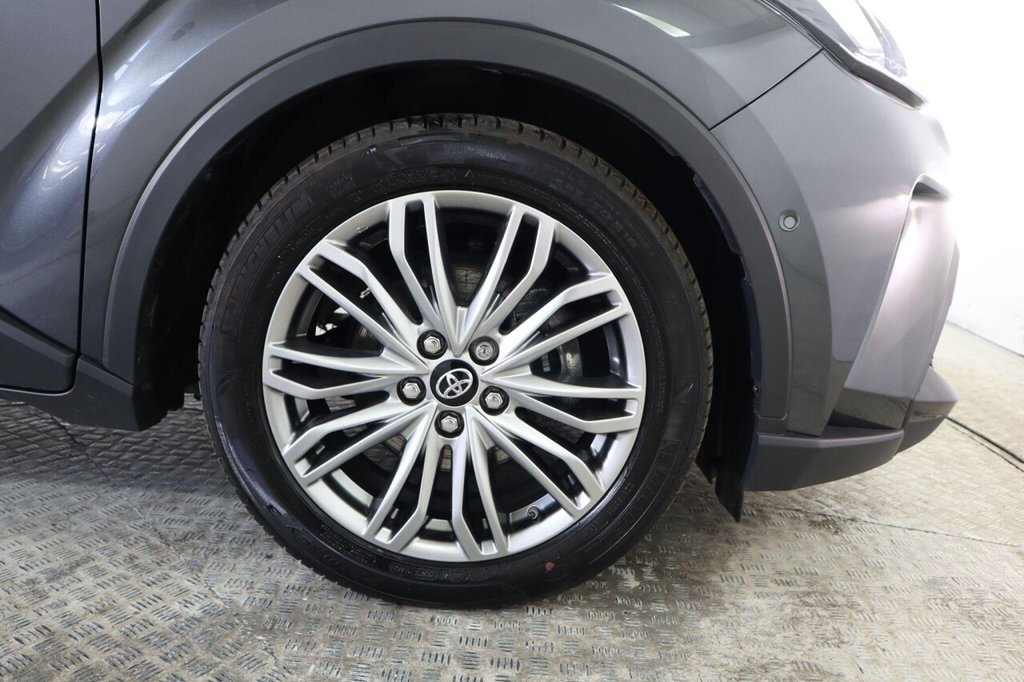 Used Toyota C-HR 2023 for sale - 78145337: Photo 31