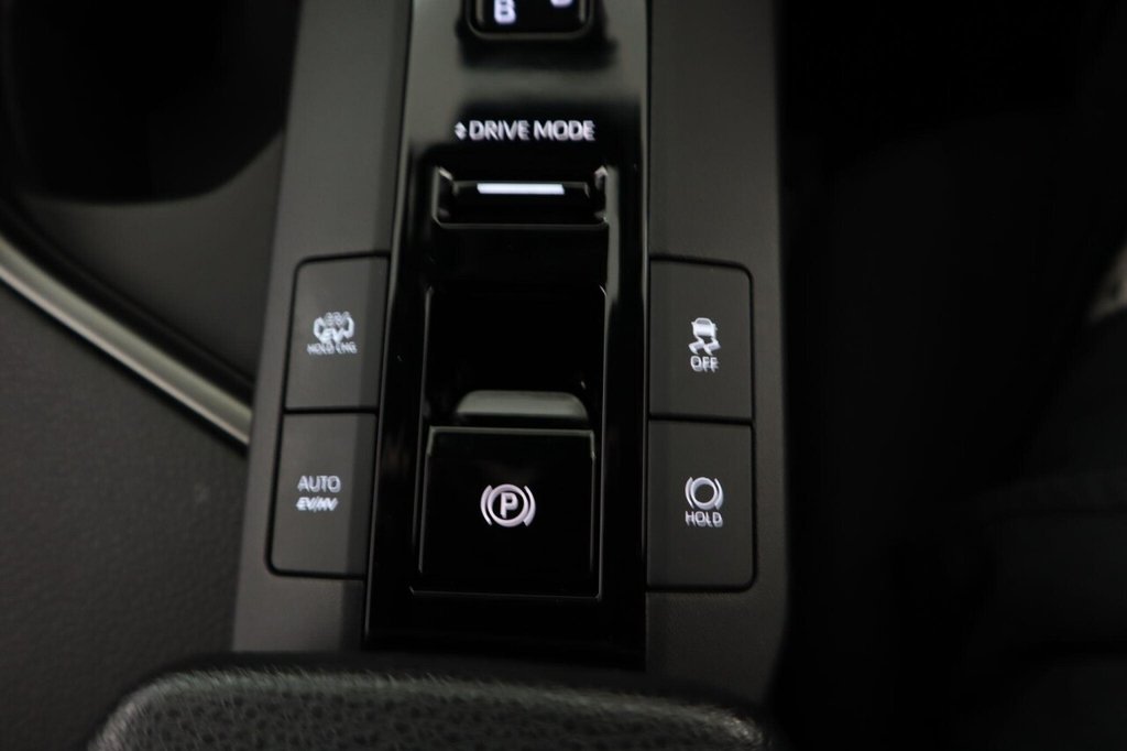 Used Toyota C-HR 2024 for sale - 77153626: Photo 24