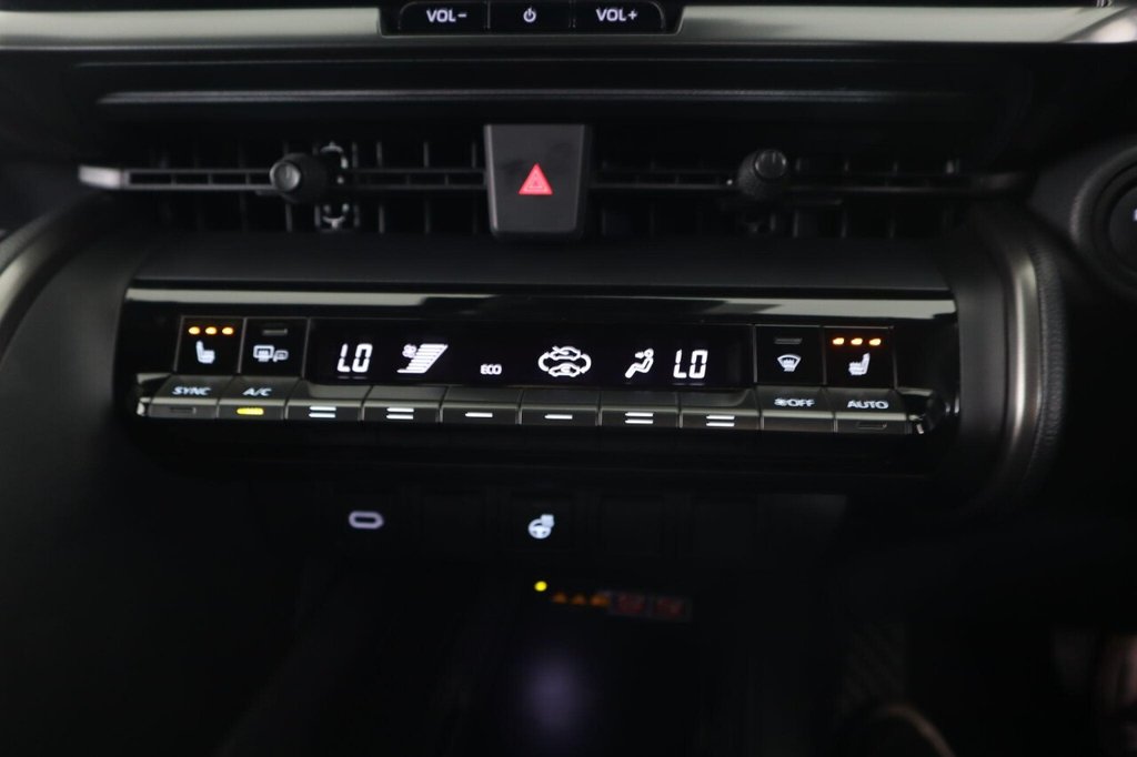 Used Toyota C-HR 2024 for sale - 77153626: Photo 32