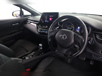 Used Toyota C-HR 2022 for sale - 79438450: Photo