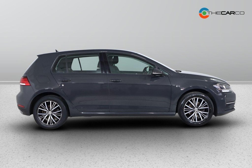 Used Volkswagen Golf 2018 for sale - 76632470: Photo 10
