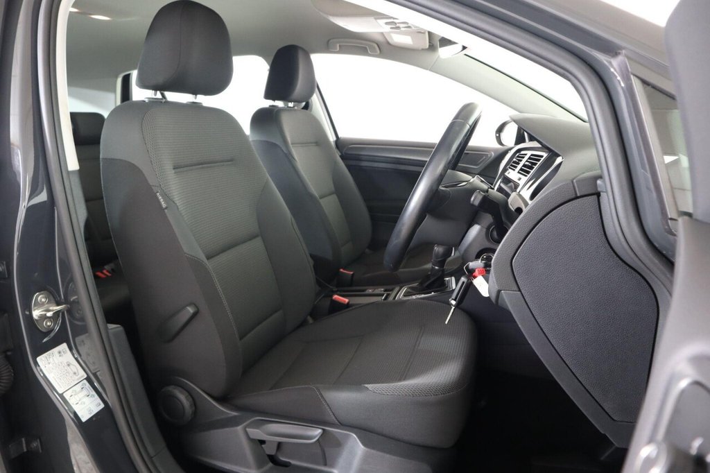 Used Volkswagen Golf 2018 for sale - 76632470: Photo 13