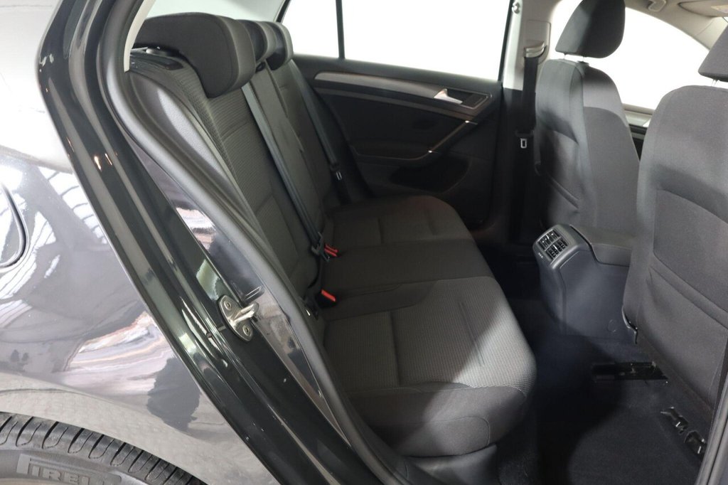 Used Volkswagen Golf 2018 for sale - 76632470: Photo 14