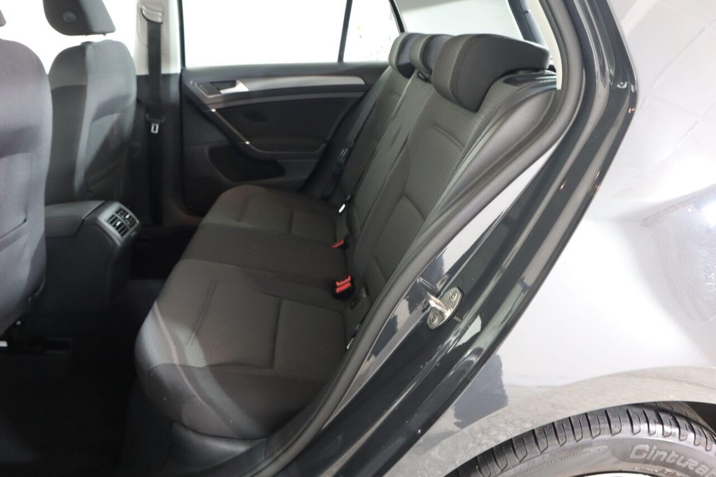 Used Volkswagen Golf 2018 for sale - 76632470: Photo 15