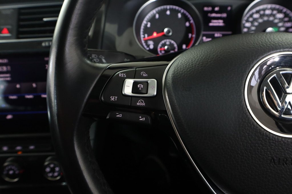 Used Volkswagen Golf 2018 for sale - 76632470: Photo 17