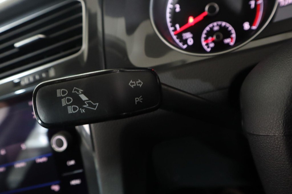 Used Volkswagen Golf 2018 for sale - 76632470: Photo 19