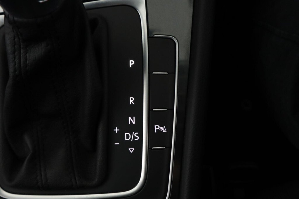 Used Volkswagen Golf 2018 for sale - 76632470: Photo 20