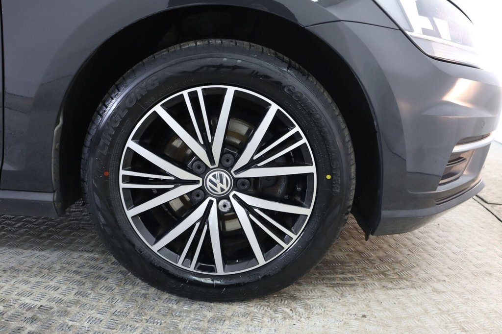 Used Volkswagen Golf 2018 for sale - 76632470: Photo 28