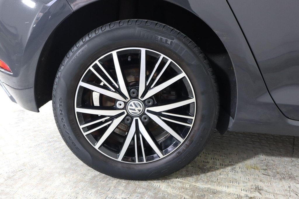 Used Volkswagen Golf 2018 for sale - 76632470: Photo 29