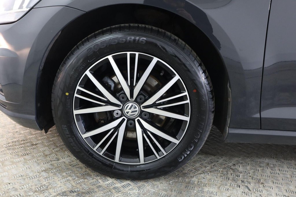 Used Volkswagen Golf 2018 for sale - 76632470: Photo 30