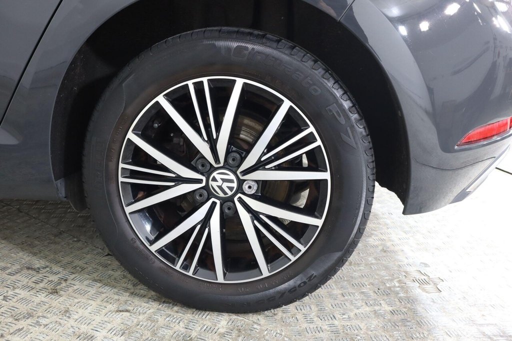 Used Volkswagen Golf 2018 for sale - 76632470: Photo 31