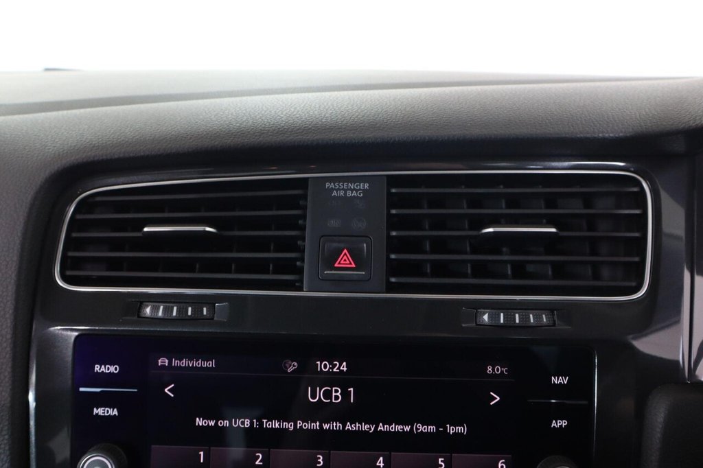 Used Volkswagen Golf 2018 for sale - 76632470: Photo 32