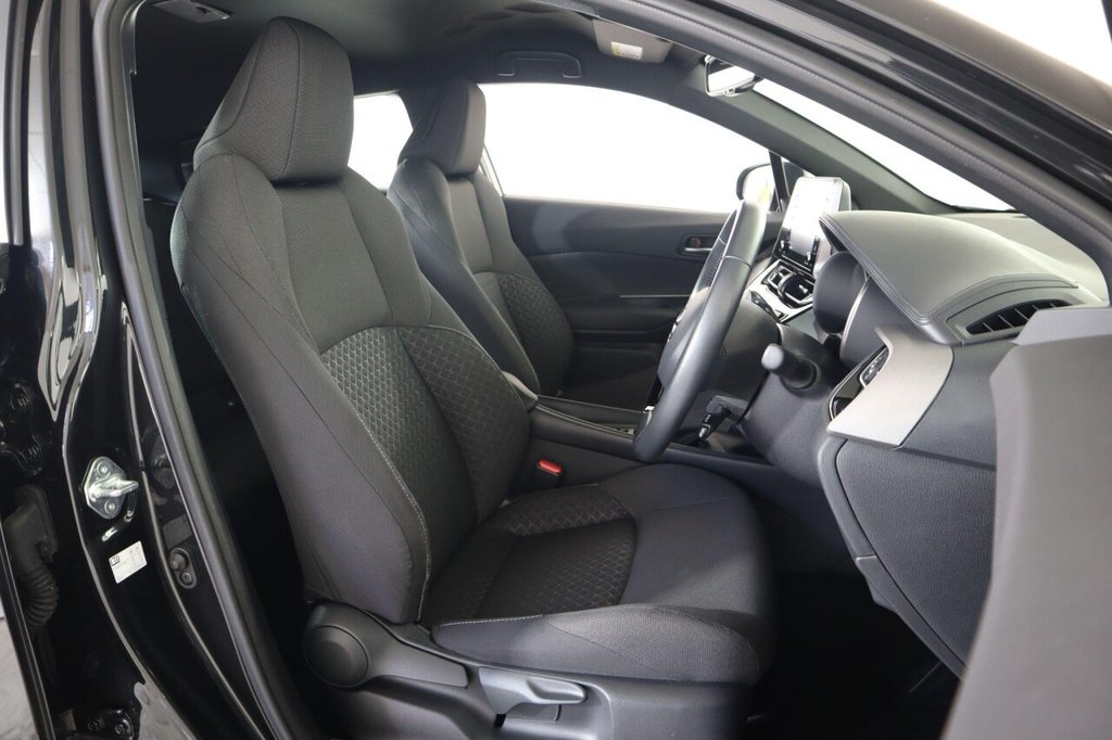 Used Toyota C-HR 2023 for sale - 78154113: Photo 13
