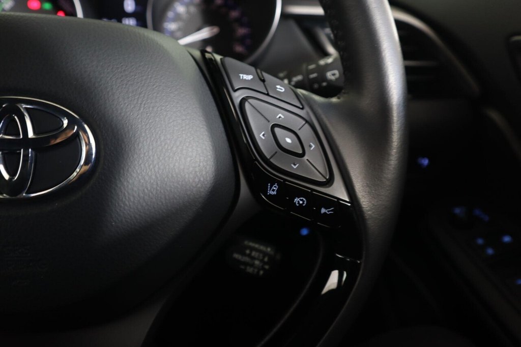 Used Toyota C-HR 2023 for sale - 78154113: Photo 17