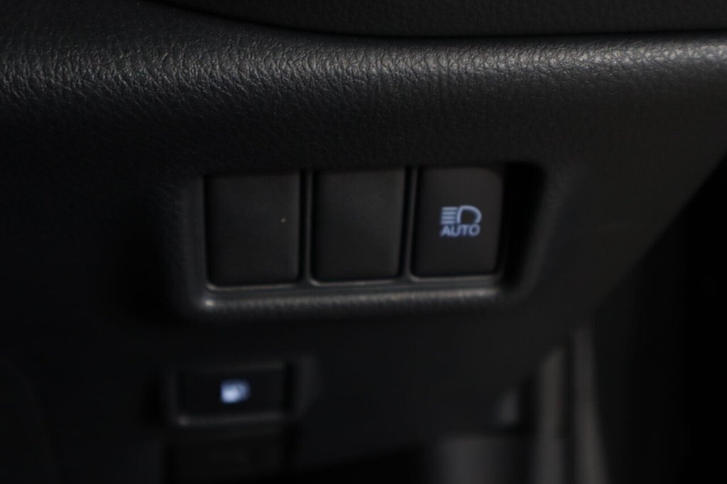 Used Toyota C-HR 2023 for sale - 78154113: Photo 23