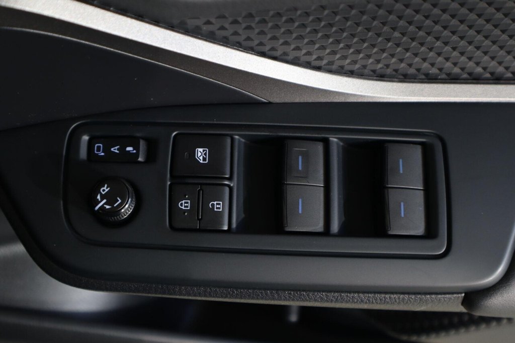 Used Toyota C-HR 2023 for sale - 78154113: Photo 24