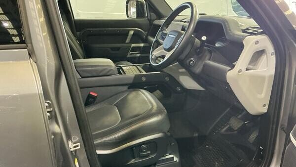 Used Land Rover Defender 2023 for sale - 77765343: Photo 10