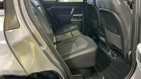 Used Land Rover Defender 2023 for sale - 77765343: Photo 11