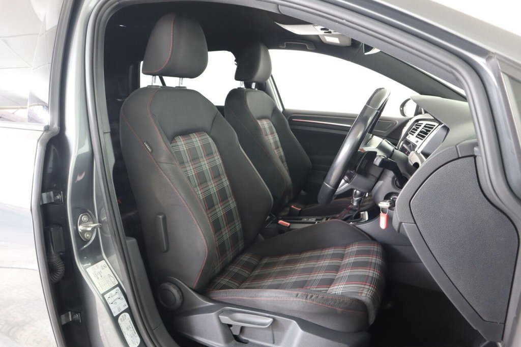 Used Volkswagen Golf 2018 for sale - 76604984: Photo 15