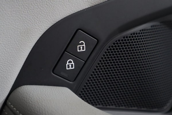 Used Jaguar E-Pace 2022 for sale - 76323408: Photo 29