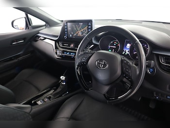 Used Toyota C-HR 2021 for sale - 76841458: Photo