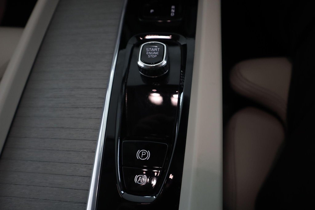 Used Volvo XC60 2024 for sale - 77673476: Photo 25