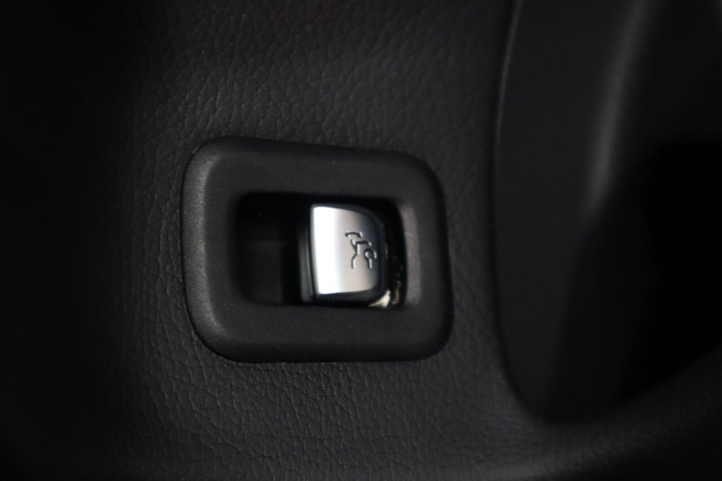 Used Mercedes-Benz GLC 2019 for sale - 77302730: Photo 28