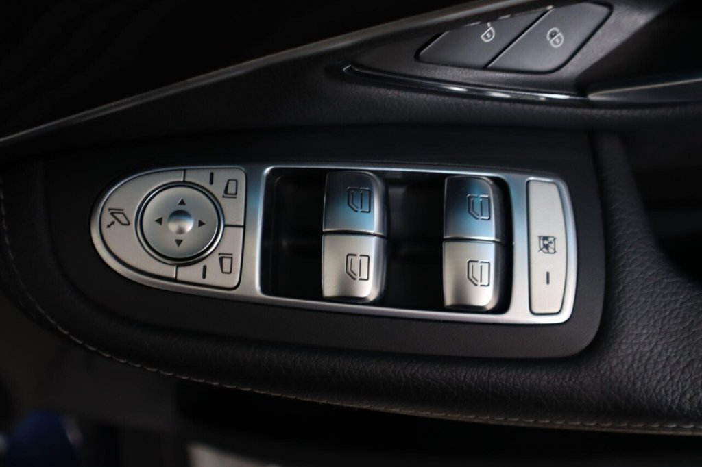 Used Mercedes-Benz GLC 2019 for sale - 77302730: Photo 29