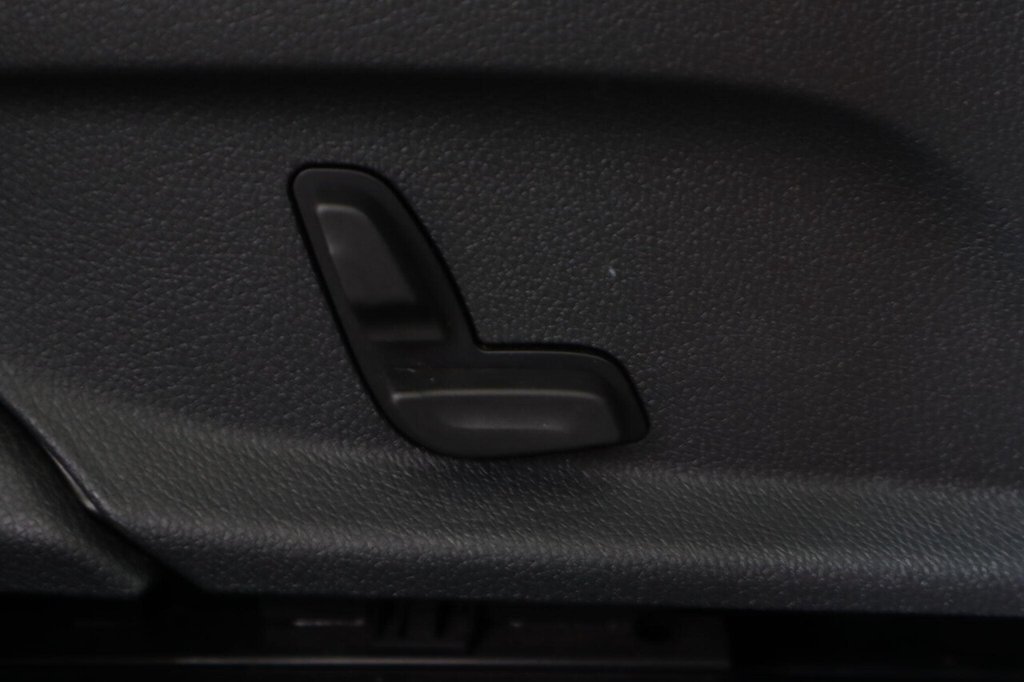 Used Mercedes-Benz GLC 2019 for sale - 77302730: Photo 30