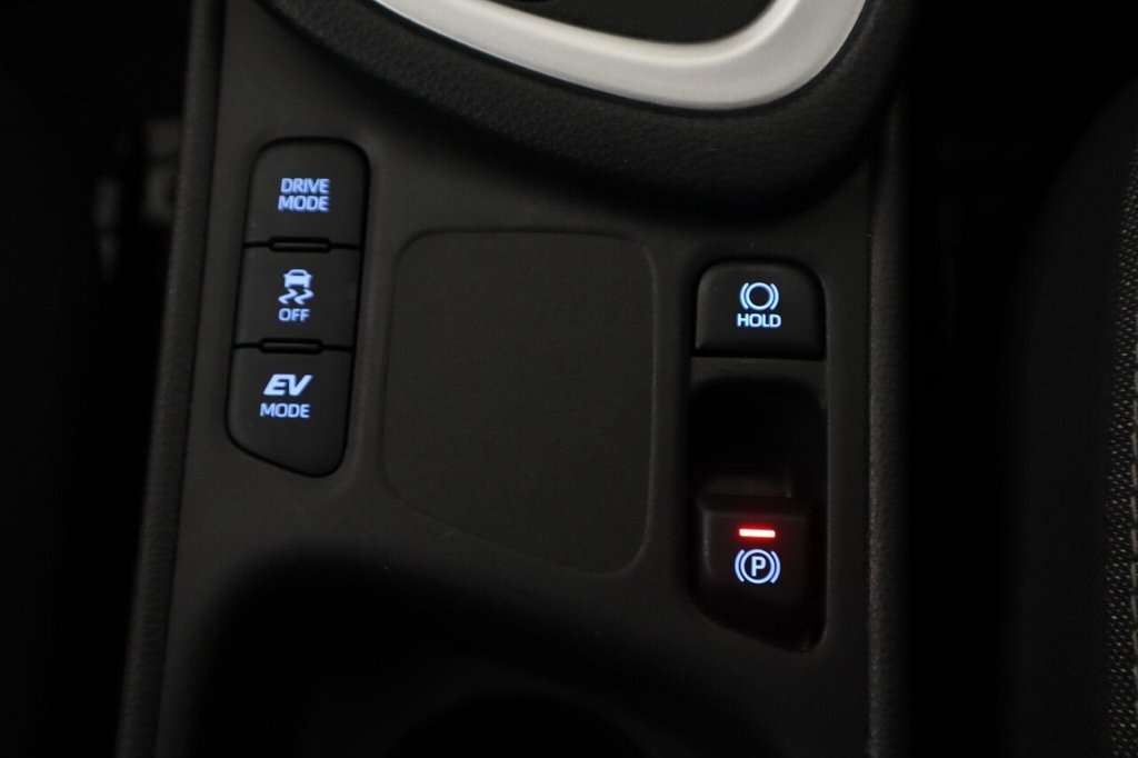 Used Toyota Yaris 2023 for sale - 76914792: Photo 24