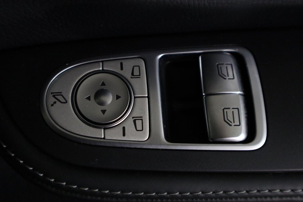 Used Mercedes-Benz V-Class 2019 for sale - 77341789: Photo 26