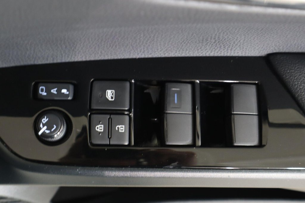 Used Toyota Prius 2021 for sale - 76439180: Photo 25