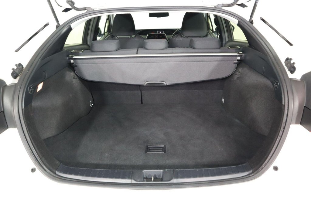 Used Toyota Prius 2021 for sale - 76439180: Photo 44