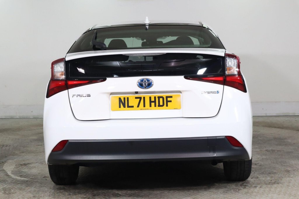 Used Toyota Prius 2021 for sale - 76439180: Photo 9