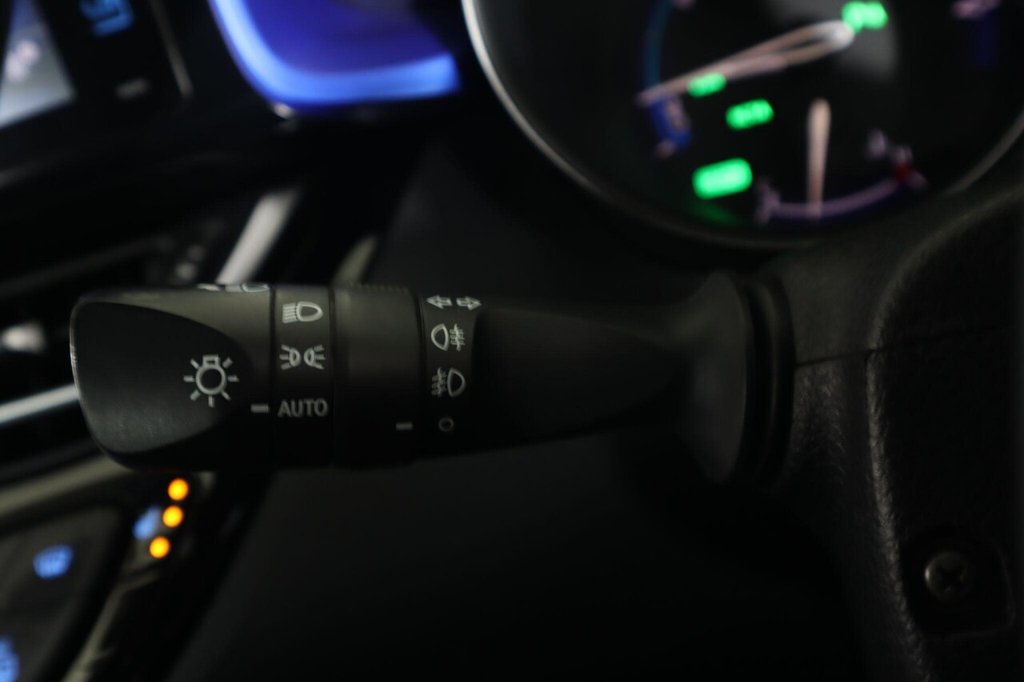 Used Toyota C-HR 2018 for sale - 77157794: Photo 48