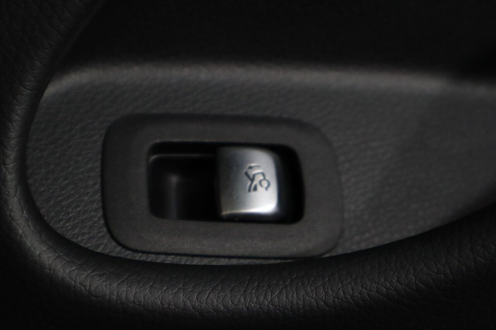 Used Mercedes-Benz C Class 2020 for sale - 76367669: Photo 30