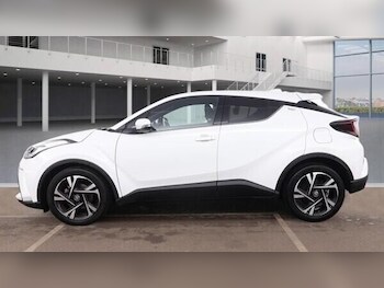 Used Toyota C-HR 2023 for sale - 77608998: Photo