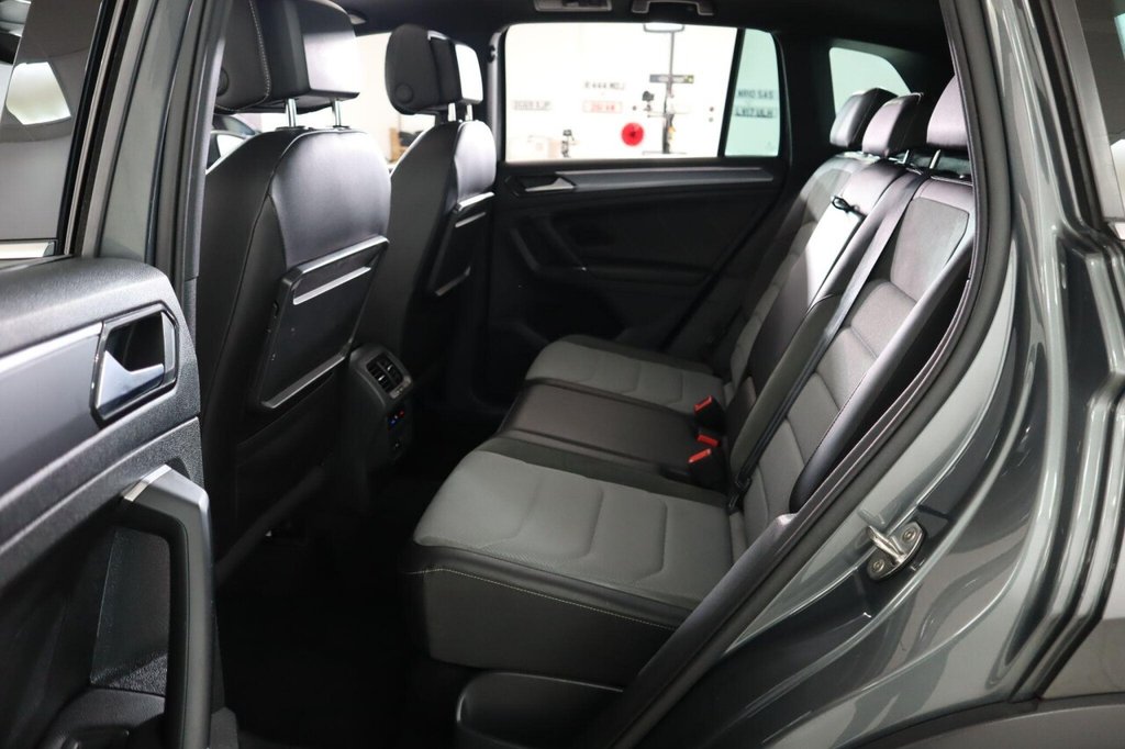 Used Volkswagen Tiguan 2018 for sale - 76986402: Photo 30