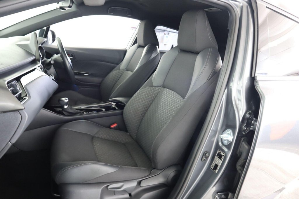 Used Toyota C-HR 2022 for sale - 76386439: Photo 44