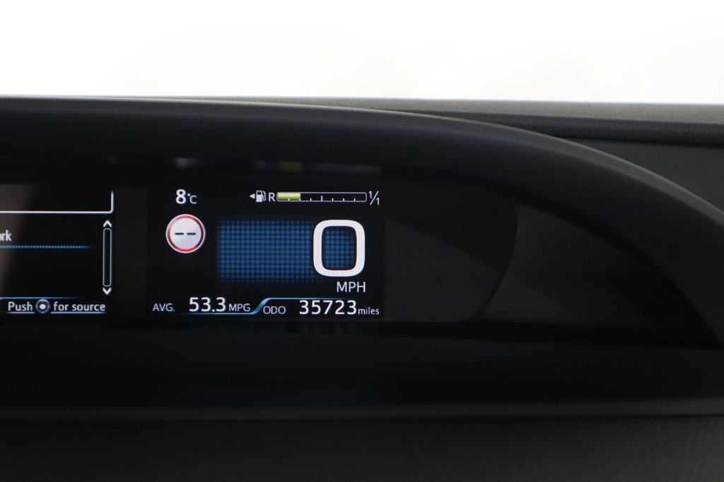 Used Toyota Prius 2022 for sale - 76841463: Photo 30