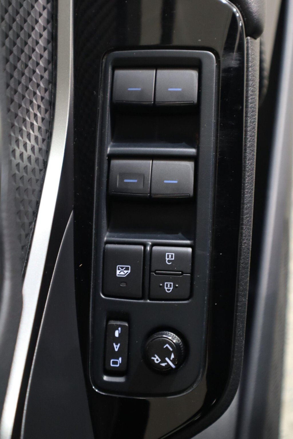 Used Toyota C-HR 2022 for sale - 76386416: Photo 25