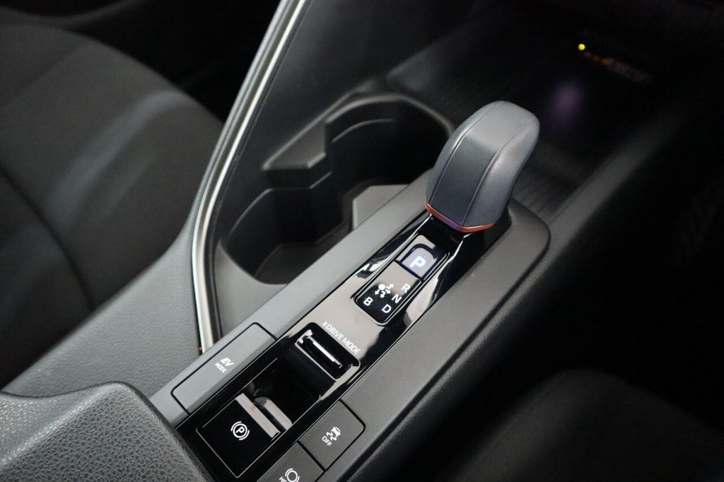 Used Toyota C-HR 2024 for sale - 76368238: Photo 15