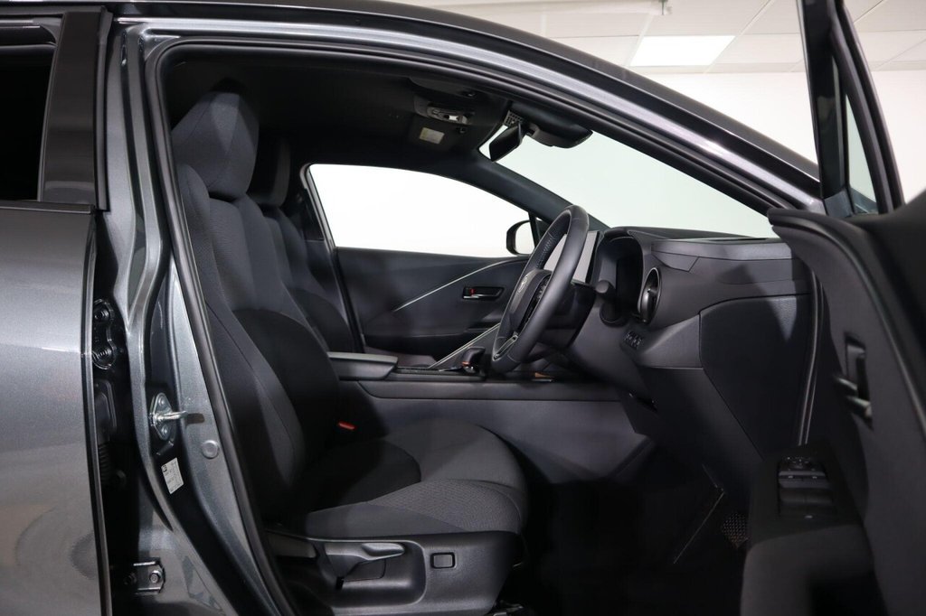 Used Toyota C-HR 2024 for sale - 76368238: Photo 16