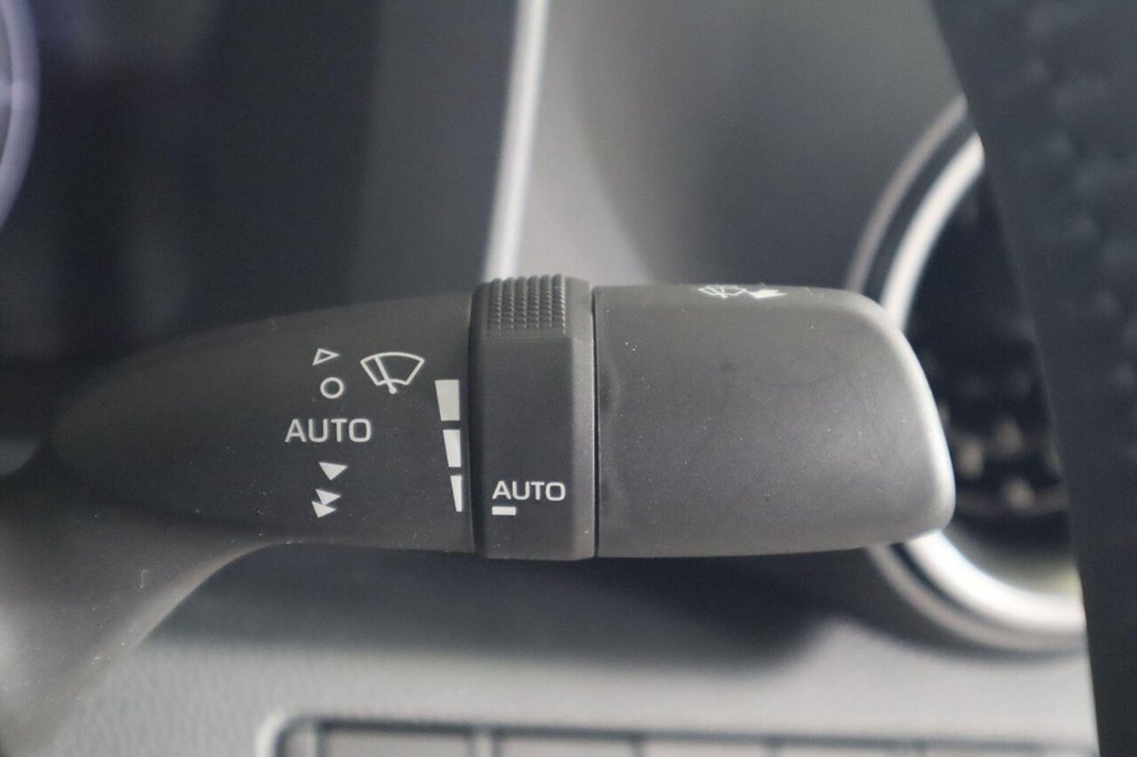Used Toyota C-HR 2024 for sale - 76368238: Photo 25