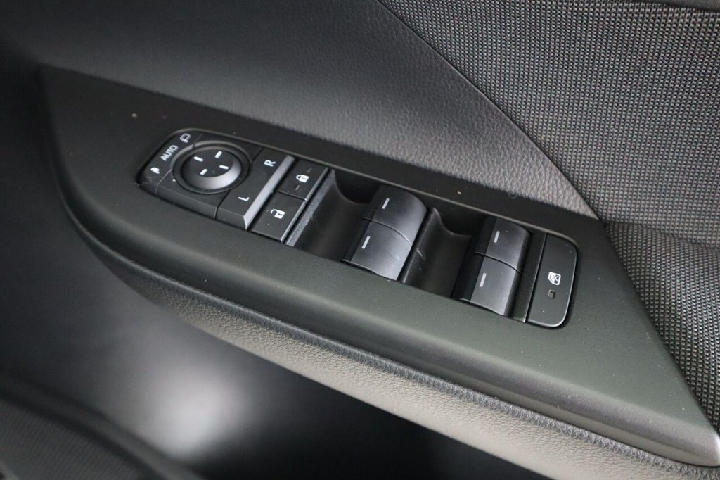 Used Toyota C-HR 2024 for sale - 76368238: Photo 31