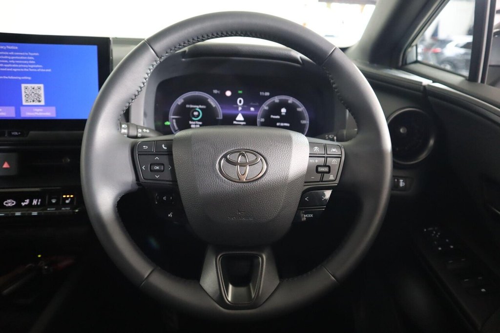Used Toyota C-HR 2024 for sale - 76368238: Photo 45