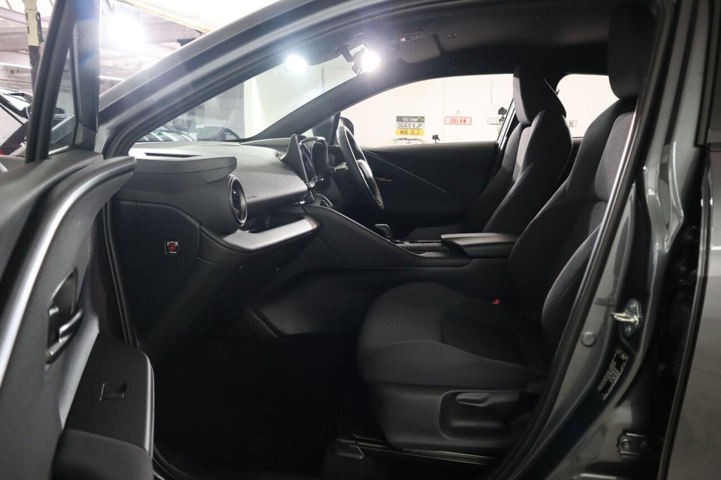 Used Toyota C-HR 2024 for sale - 76368238: Photo 46