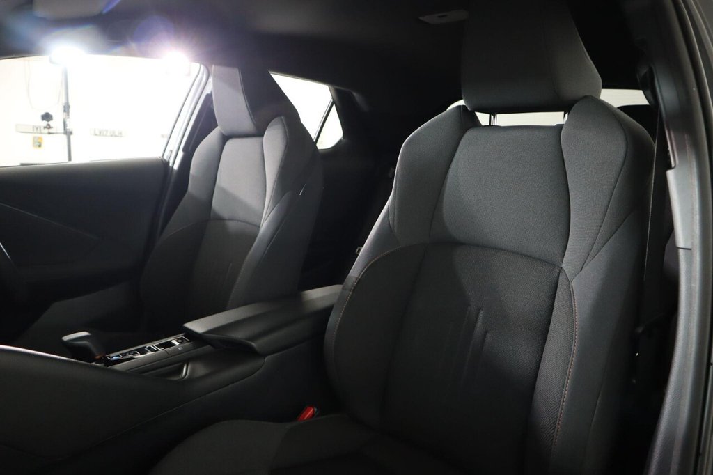 Used Toyota C-HR 2024 for sale - 76368238: Photo 47