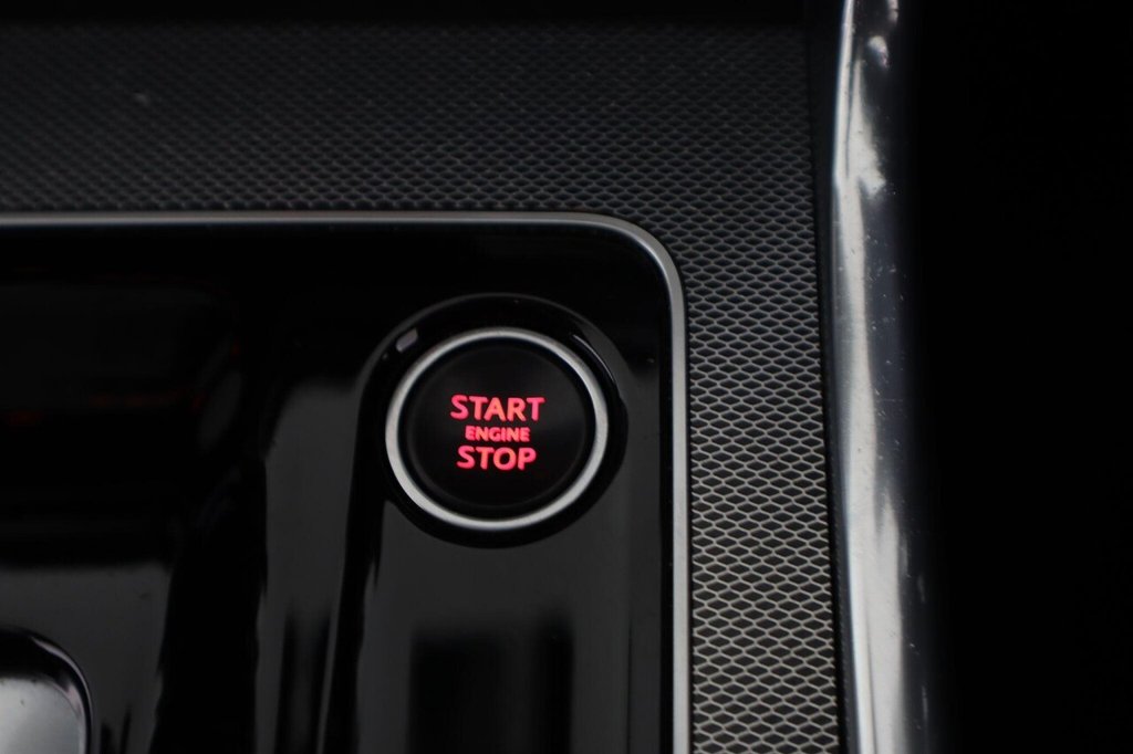 Used Jaguar XE 2019 for sale - 77534656: Photo 25